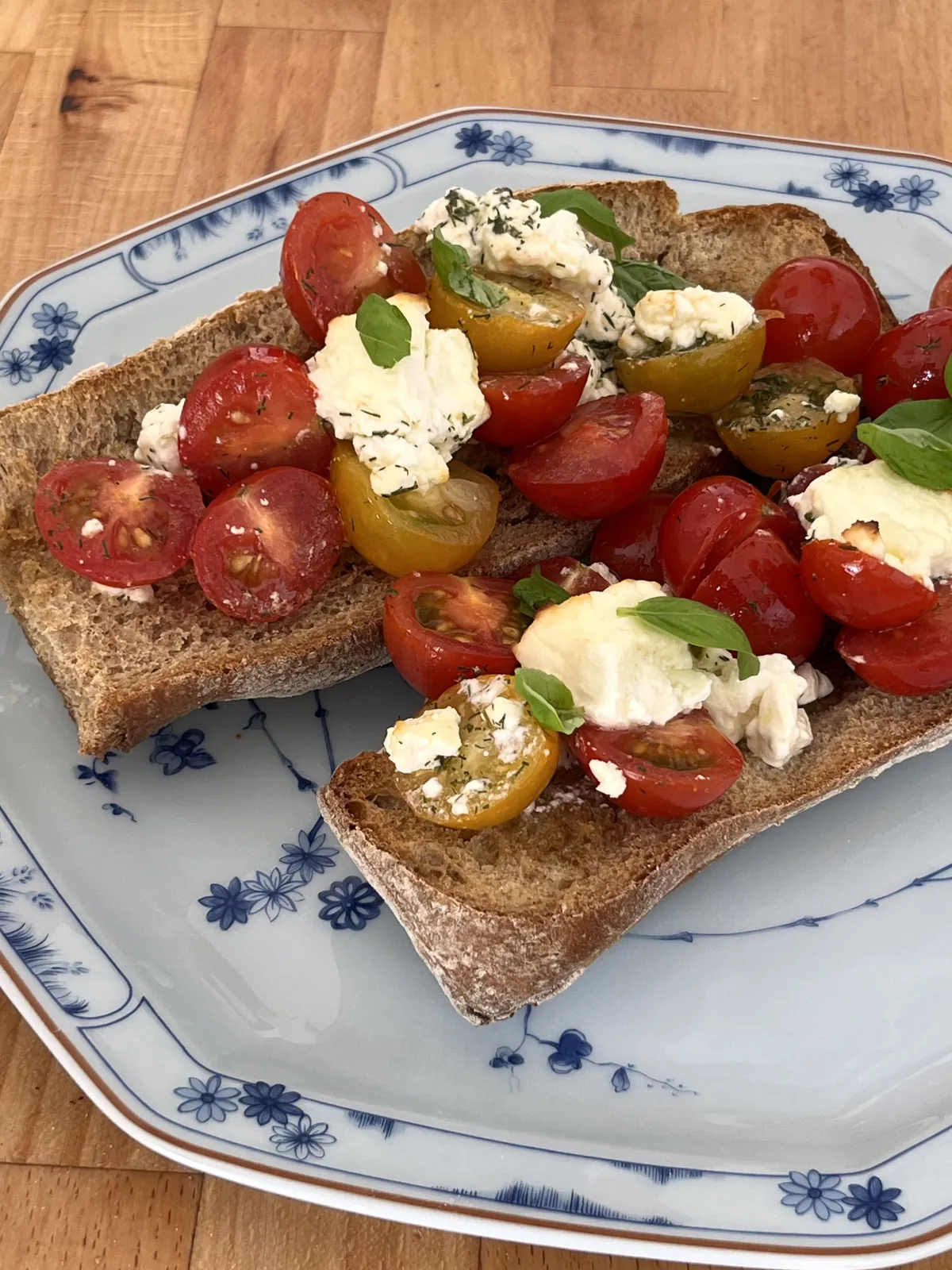 Tartines de tomates cerises confites à la feta, recette minceur de Laurence